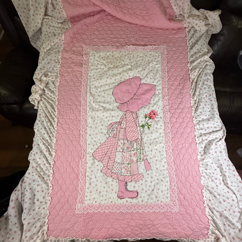 VTG Holly Hobbie Quilt Bedspread Baby Child Pink Floral Lace Ruffle 70s
